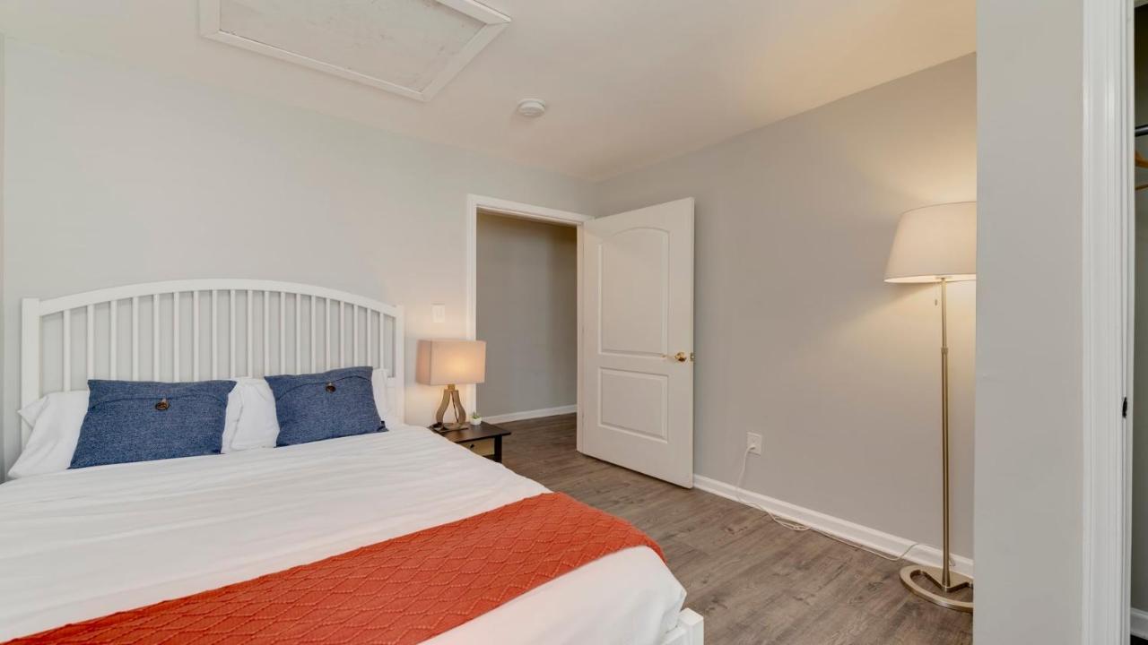 Stylish 3Br 3Ba Colonial House By Cozysuites Alexandria Exterior photo