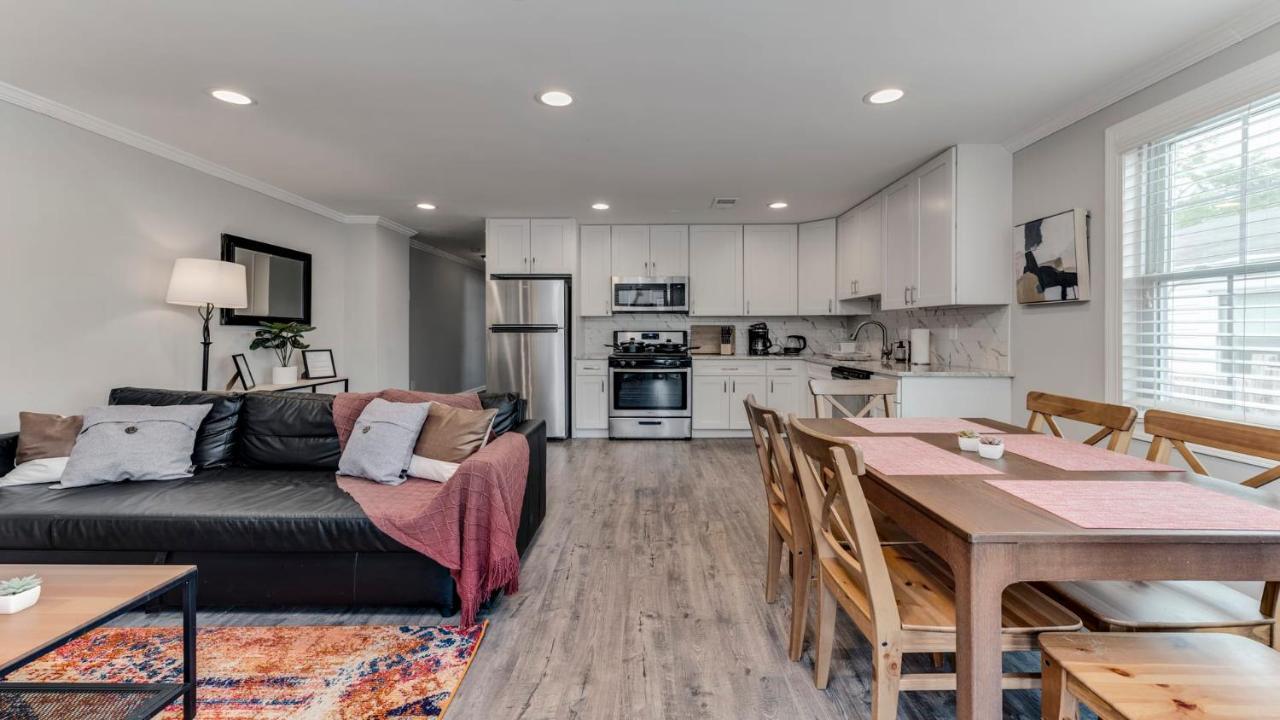 Stylish 3Br 3Ba Colonial House By Cozysuites Alexandria Exterior photo