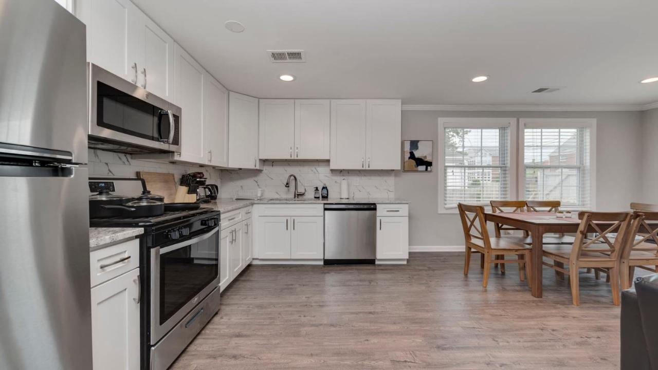 Stylish 3Br 3Ba Colonial House By Cozysuites Alexandria Exterior photo